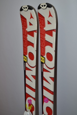 Narty Atomic Race 8 140cm (NU2946).